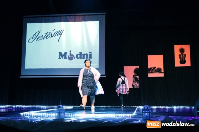 Zdjęcie w galerii na portalu naszwodzislaw.com: RCK: Pokaz mody z udziałem osób niepełnosprawnych  wiadomości z regionu