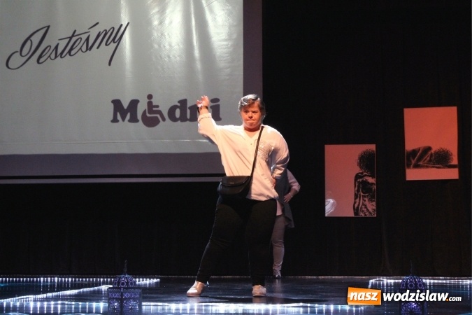 Zdjęcie w galerii na portalu naszwodzislaw.com: RCK: Pokaz mody z udziałem osób niepełnosprawnych  wiadomości z regionu