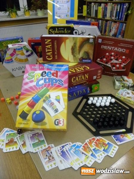 Zdjęcie w galerii na portalu naszwodzislaw.com: Głową i pionkiem, czyli wieczór z planszówkami w wodzisławskiej Bibliotece wiadomości z regionu