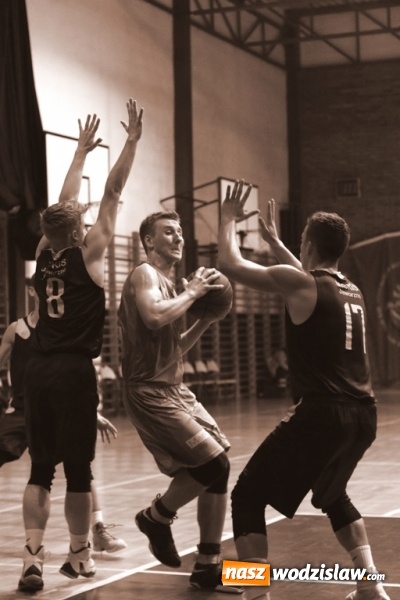 Zdjęcie w galerii na portalu naszwodzislaw.com: Kolejne zwycięstwo koszykarzy MKS Wodzisław. Dobra passa trwa!  wiadomości z regionu