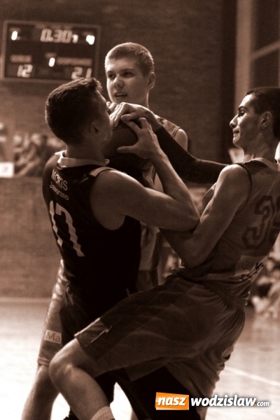 Zdjęcie w galerii na portalu naszwodzislaw.com: Kolejne zwycięstwo koszykarzy MKS Wodzisław. Dobra passa trwa!  wiadomości z regionu