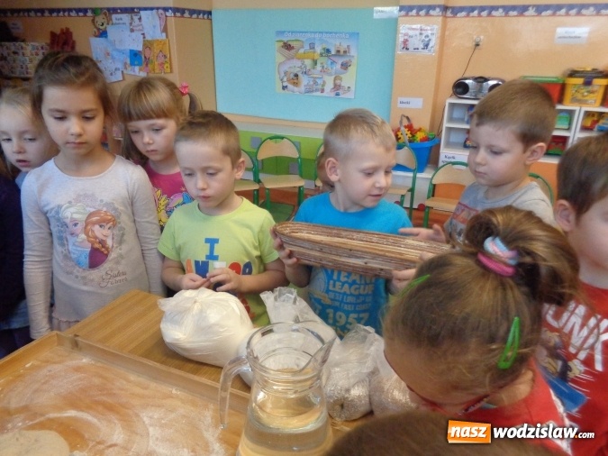Zdjęcie w galerii na portalu naszwodzislaw.com: Przedszkolaki poznały pracę piekarza  wiadomości z regionu