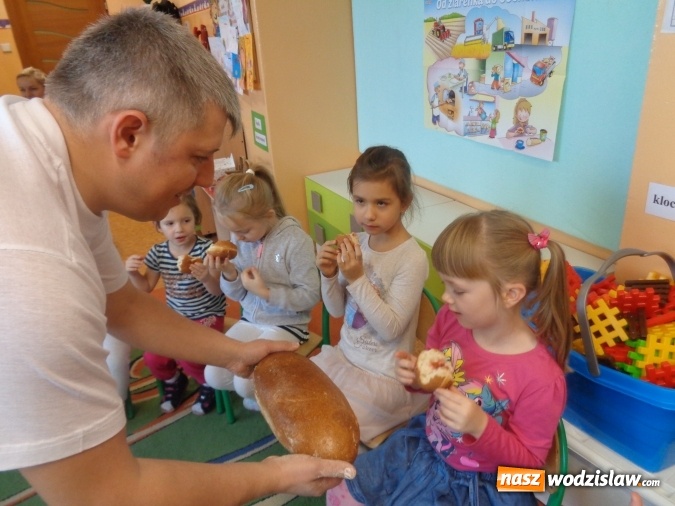 Zdjęcie w galerii na portalu naszwodzislaw.com: Przedszkolaki poznały pracę piekarza  wiadomości z regionu