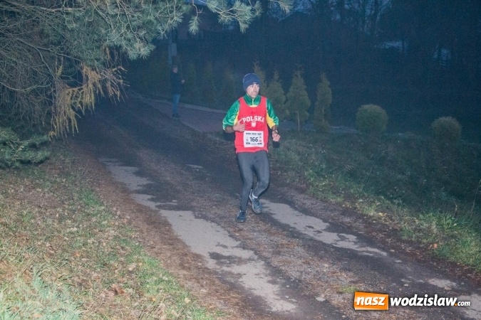 Zdjęcie w galerii na portalu naszwodzislaw.com: Czyżowice: Ponad 100 zawodników wystartowało w Biegu Wieczornym  wiadomości z regionu