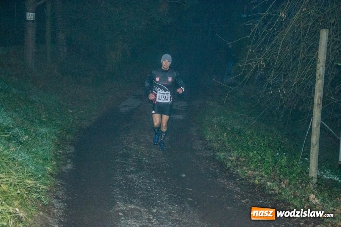 Zdjęcie w galerii na portalu naszwodzislaw.com: Czyżowice: Ponad 100 zawodników wystartowało w Biegu Wieczornym  wiadomości z regionu
