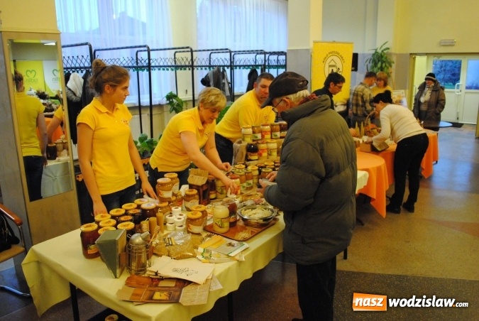 Zdjęcie w galerii na portalu naszwodzislaw.com: Tłumy na drugiej edycji Jarmarku Pszczelego w Radlinie! wiadomości z regionu