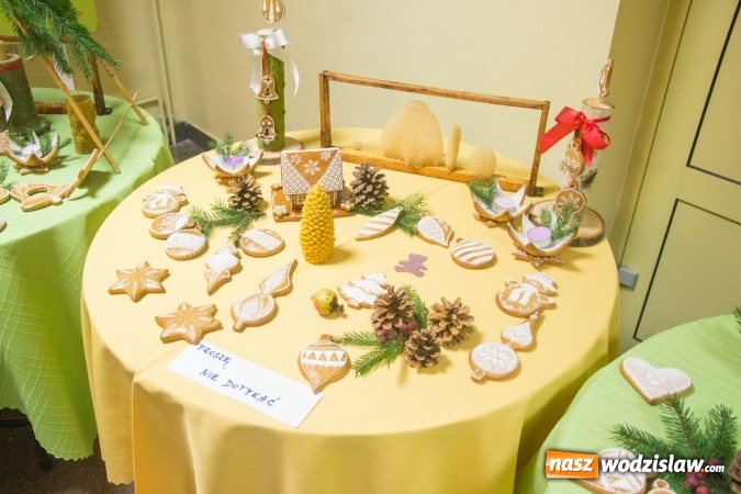 Zdjęcie w galerii na portalu naszwodzislaw.com: Tłumy na drugiej edycji Jarmarku Pszczelego w Radlinie! wiadomości z regionu