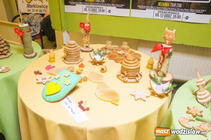 Zdjęcie w galerii na portalu naszwodzislaw.com: Tłumy na drugiej edycji Jarmarku Pszczelego w Radlinie! wiadomości z regionu