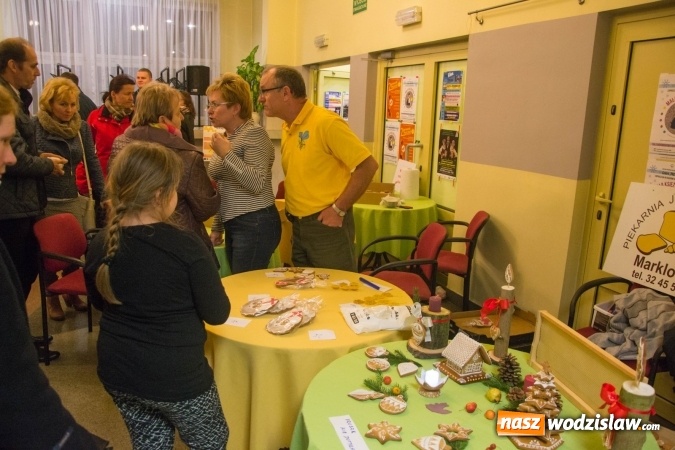 Zdjęcie w galerii na portalu naszwodzislaw.com: Tłumy na drugiej edycji Jarmarku Pszczelego w Radlinie! wiadomości z regionu