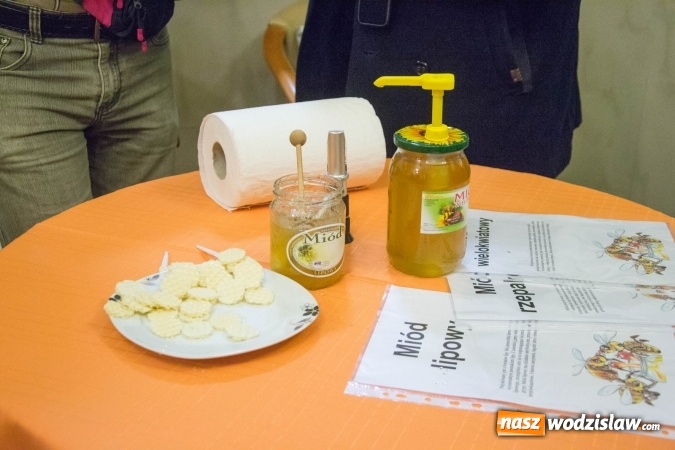 Zdjęcie w galerii na portalu naszwodzislaw.com: Tłumy na drugiej edycji Jarmarku Pszczelego w Radlinie! wiadomości z regionu