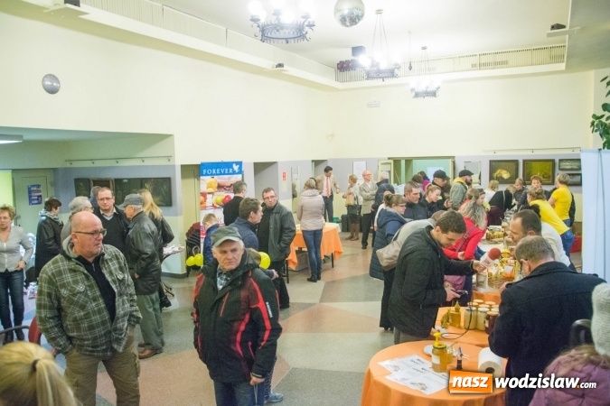 Zdjęcie w galerii na portalu naszwodzislaw.com: Tłumy na drugiej edycji Jarmarku Pszczelego w Radlinie! wiadomości z regionu