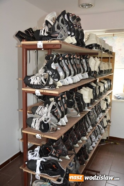 Zdjęcie w galerii na portalu naszwodzislaw.com: Wodzisław: trwa budowa lodowiska. Otwarcie prawdopodobnie w piątek wiadomości z regionu