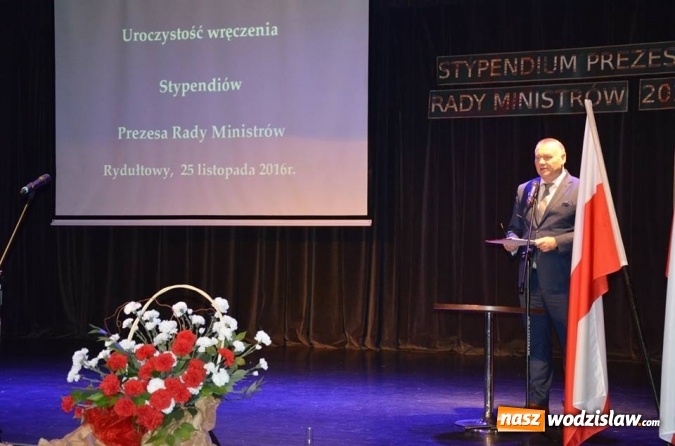 Zdjęcie w galerii na portalu naszwodzislaw.com: 11 uczniów z naszego powiatu otrzymało stypendia Prezesa Rady Ministrów wiadomości z regionu