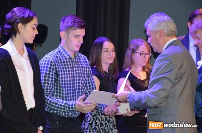 Zdjęcie w galerii na portalu naszwodzislaw.com: 11 uczniów z naszego powiatu otrzymało stypendia Prezesa Rady Ministrów wiadomości z regionu