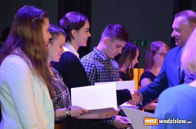 Zdjęcie w galerii na portalu naszwodzislaw.com: 11 uczniów z naszego powiatu otrzymało stypendia Prezesa Rady Ministrów wiadomości z regionu