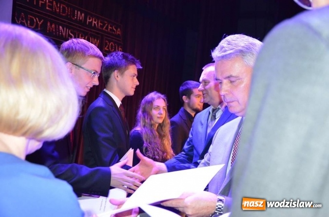 Zdjęcie w galerii na portalu naszwodzislaw.com: 11 uczniów z naszego powiatu otrzymało stypendia Prezesa Rady Ministrów wiadomości z regionu