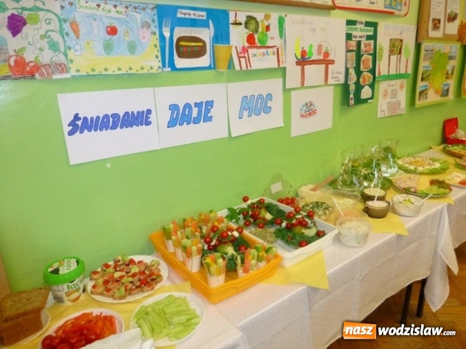 Zdjęcie w galerii na portalu naszwodzislaw.com: Śniadanie Daje Moc w ZSP nr 4  wiadomości z regionu