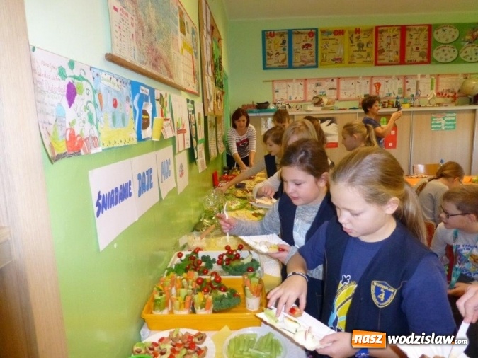 Zdjęcie w galerii na portalu naszwodzislaw.com: Śniadanie Daje Moc w ZSP nr 4  wiadomości z regionu