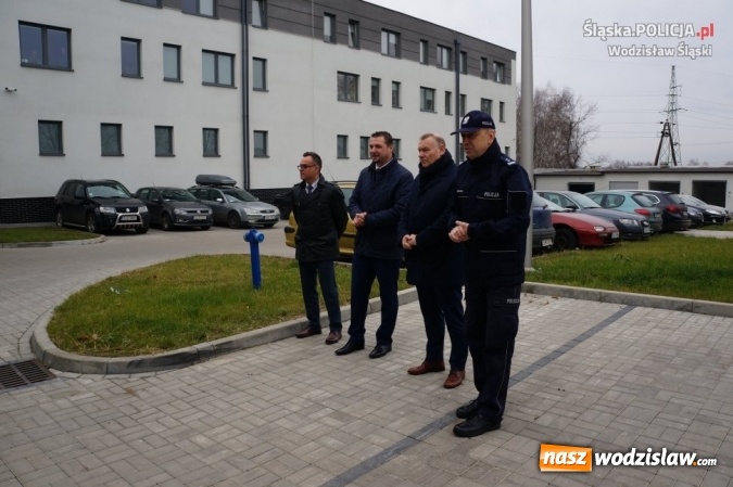 Zdjęcie w galerii na portalu naszwodzislaw.com: Na drogi powiatu wodzisławskiego wyruszyły cztery nowe radiowozy wiadomości z regionu