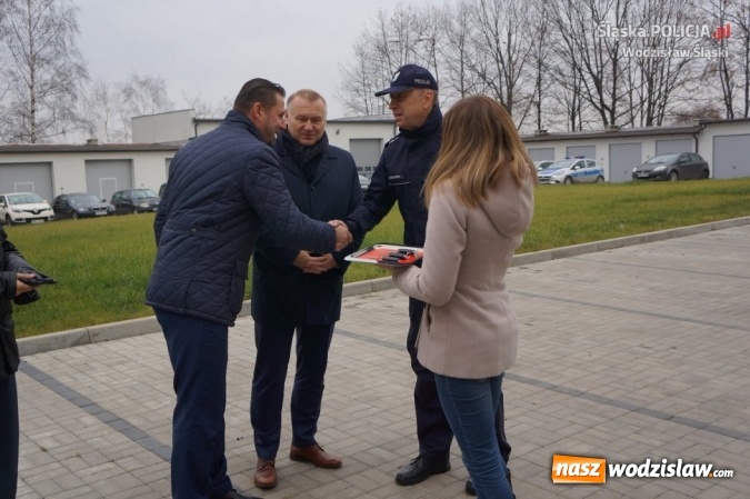 Zdjęcie w galerii na portalu naszwodzislaw.com: Na drogi powiatu wodzisławskiego wyruszyły cztery nowe radiowozy wiadomości z regionu
