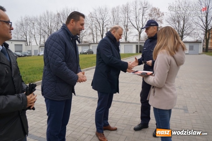 Zdjęcie w galerii na portalu naszwodzislaw.com: Na drogi powiatu wodzisławskiego wyruszyły cztery nowe radiowozy wiadomości z regionu