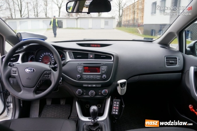 Zdjęcie w galerii na portalu naszwodzislaw.com: Na drogi powiatu wodzisławskiego wyruszyły cztery nowe radiowozy wiadomości z regionu