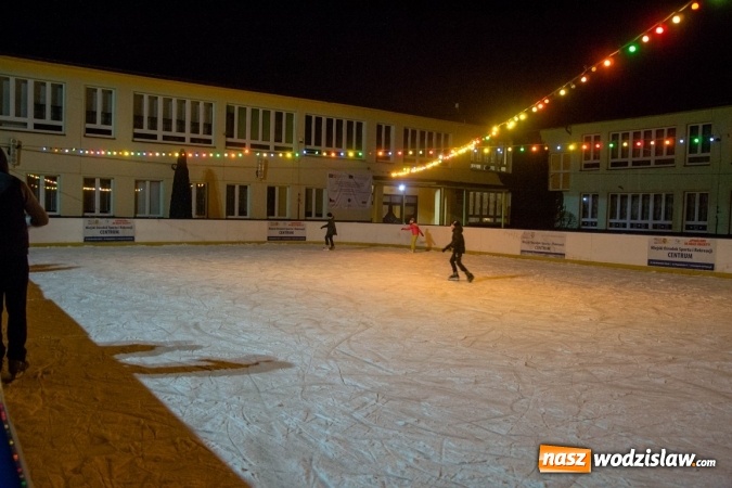 Zdjęcie w galerii na portalu naszwodzislaw.com: Wodzisław: lodowisko miejskie już czynne  wiadomości z regionu