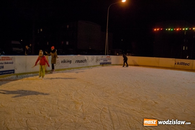Zdjęcie w galerii na portalu naszwodzislaw.com: Wodzisław: lodowisko miejskie już czynne  wiadomości z regionu