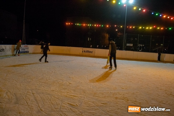 Zdjęcie w galerii na portalu naszwodzislaw.com: Wodzisław: lodowisko miejskie już czynne  wiadomości z regionu