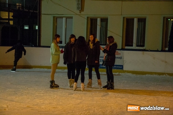 Zdjęcie w galerii na portalu naszwodzislaw.com: Wodzisław: lodowisko miejskie już czynne  wiadomości z regionu