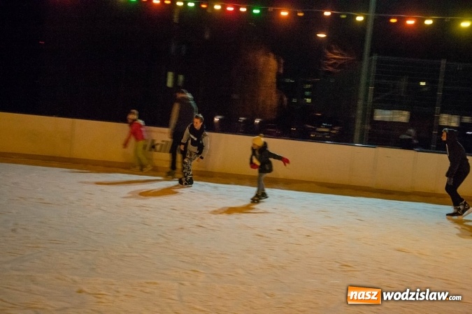 Zdjęcie w galerii na portalu naszwodzislaw.com: Wodzisław: lodowisko miejskie już czynne  wiadomości z regionu