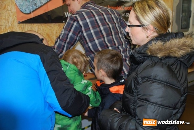 Zdjęcie w galerii na portalu naszwodzislaw.com: Barbórkowe zwiedzanie sztolni. Setki mieszkańców przewinęło się przez PCKZiU wiadomości z regionu