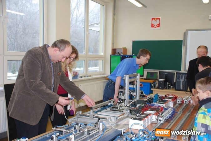 Zdjęcie w galerii na portalu naszwodzislaw.com: Barbórkowe zwiedzanie sztolni. Setki mieszkańców przewinęło się przez PCKZiU wiadomości z regionu