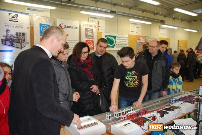 Zdjęcie w galerii na portalu naszwodzislaw.com: Barbórkowe zwiedzanie sztolni. Setki mieszkańców przewinęło się przez PCKZiU wiadomości z regionu