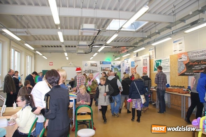 Zdjęcie w galerii na portalu naszwodzislaw.com: Barbórkowe zwiedzanie sztolni. Setki mieszkańców przewinęło się przez PCKZiU wiadomości z regionu