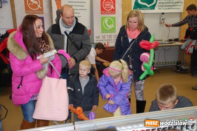 Zdjęcie w galerii na portalu naszwodzislaw.com: Barbórkowe zwiedzanie sztolni. Setki mieszkańców przewinęło się przez PCKZiU wiadomości z regionu