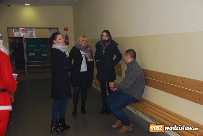 Zdjęcie w galerii na portalu naszwodzislaw.com: Barbórkowe zwiedzanie sztolni. Setki mieszkańców przewinęło się przez PCKZiU wiadomości z regionu