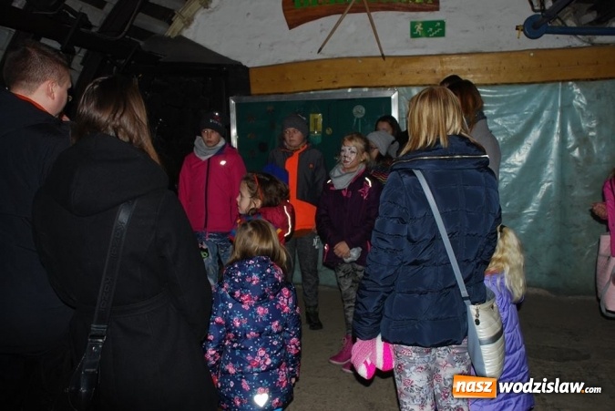 Zdjęcie w galerii na portalu naszwodzislaw.com: Barbórkowe zwiedzanie sztolni. Setki mieszkańców przewinęło się przez PCKZiU wiadomości z regionu