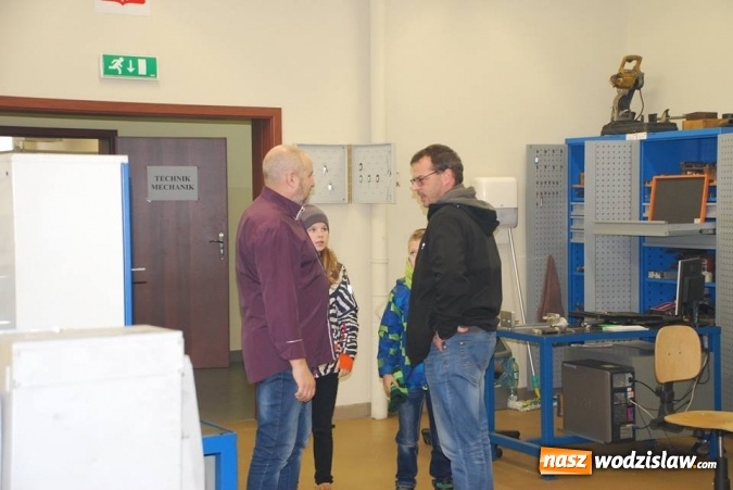 Zdjęcie w galerii na portalu naszwodzislaw.com: Barbórkowe zwiedzanie sztolni. Setki mieszkańców przewinęło się przez PCKZiU wiadomości z regionu