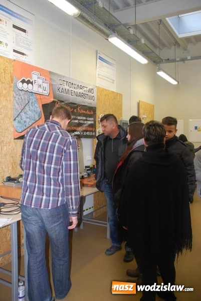 Zdjęcie w galerii na portalu naszwodzislaw.com: Barbórkowe zwiedzanie sztolni. Setki mieszkańców przewinęło się przez PCKZiU wiadomości z regionu