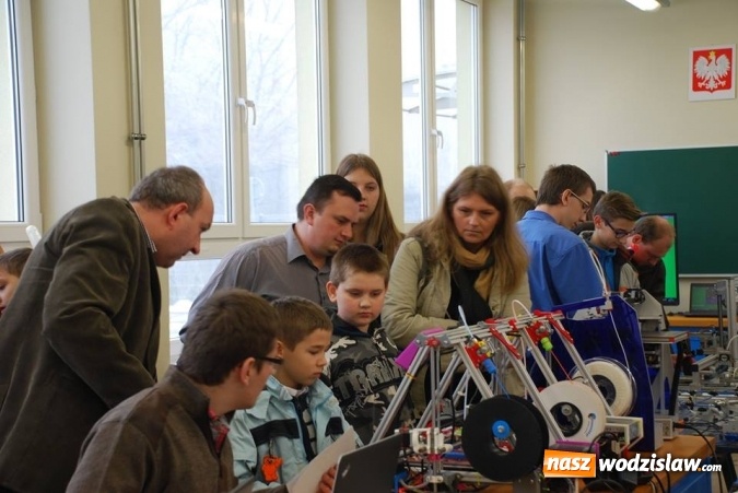 Zdjęcie w galerii na portalu naszwodzislaw.com: Barbórkowe zwiedzanie sztolni. Setki mieszkańców przewinęło się przez PCKZiU wiadomości z regionu