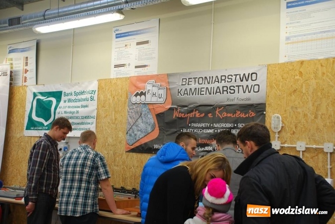 Zdjęcie w galerii na portalu naszwodzislaw.com: Barbórkowe zwiedzanie sztolni. Setki mieszkańców przewinęło się przez PCKZiU wiadomości z regionu