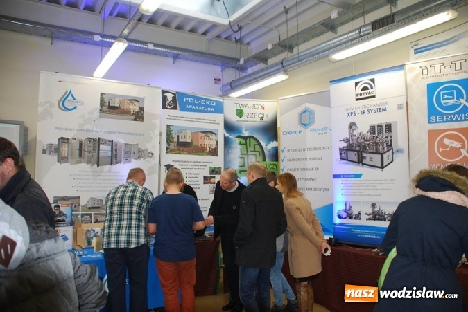 Zdjęcie w galerii na portalu naszwodzislaw.com: Barbórkowe zwiedzanie sztolni. Setki mieszkańców przewinęło się przez PCKZiU wiadomości z regionu