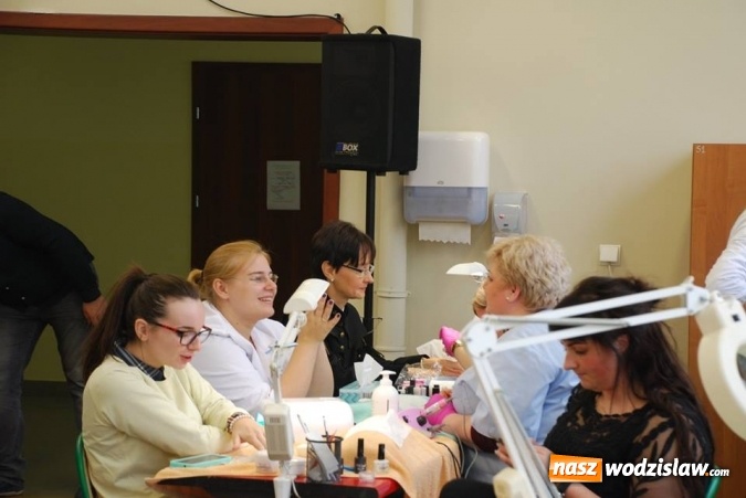 Zdjęcie w galerii na portalu naszwodzislaw.com: Barbórkowe zwiedzanie sztolni. Setki mieszkańców przewinęło się przez PCKZiU wiadomości z regionu