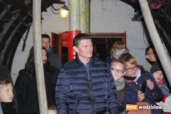 Zdjęcie w galerii na portalu naszwodzislaw.com: Barbórkowe zwiedzanie sztolni. Setki mieszkańców przewinęło się przez PCKZiU wiadomości z regionu