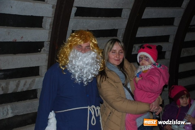 Zdjęcie w galerii na portalu naszwodzislaw.com: Barbórkowe zwiedzanie sztolni. Setki mieszkańców przewinęło się przez PCKZiU wiadomości z regionu