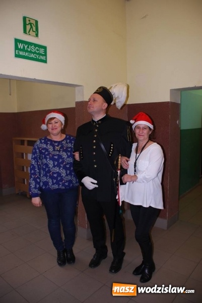 Zdjęcie w galerii na portalu naszwodzislaw.com: Barbórkowe zwiedzanie sztolni. Setki mieszkańców przewinęło się przez PCKZiU wiadomości z regionu