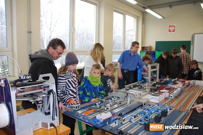 Zdjęcie w galerii na portalu naszwodzislaw.com: Barbórkowe zwiedzanie sztolni. Setki mieszkańców przewinęło się przez PCKZiU wiadomości z regionu