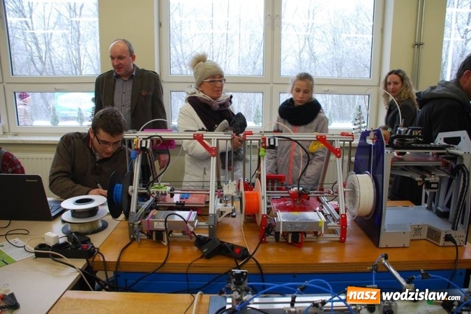 Zdjęcie w galerii na portalu naszwodzislaw.com: Barbórkowe zwiedzanie sztolni. Setki mieszkańców przewinęło się przez PCKZiU wiadomości z regionu