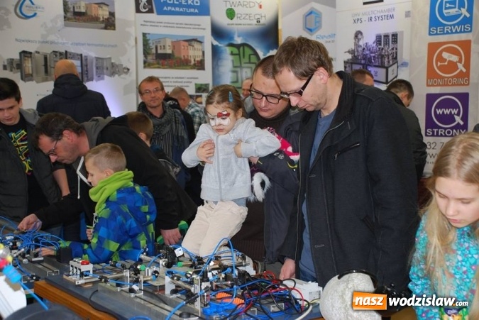 Zdjęcie w galerii na portalu naszwodzislaw.com: Barbórkowe zwiedzanie sztolni. Setki mieszkańców przewinęło się przez PCKZiU wiadomości z regionu